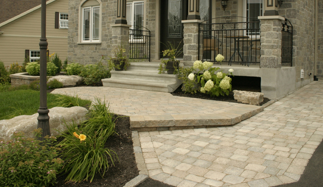 Allée en pavé uni